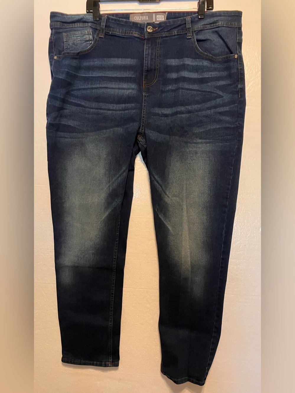 Cultura Men’s 42x32 Dark Indigo Jeans distressed